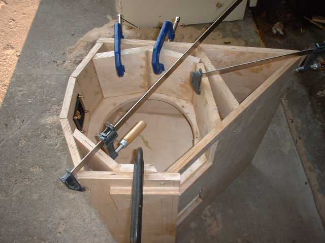 http://www.pispeakers.com/Basshorn/Chamber_Fill_Clamped.jpg