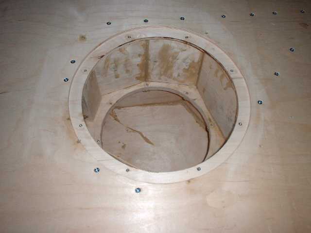 http://www.pispeakers.com/Basshorn/Side_Panel_Open.jpg