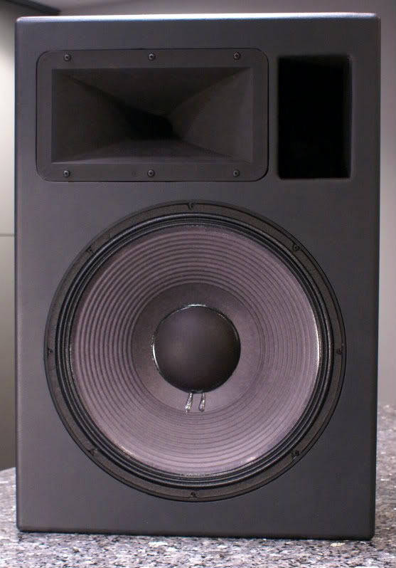 http://www.PiSpeakers.com/DIY/BigmouthinDC/BigmouthinDC_4Pi_HomeTheater_21_CloseUp.jpg