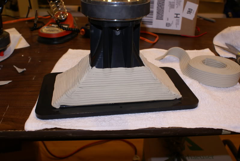 http://www.PiSpeakers.com/DIY/BigmouthinDC/BigmouthinDC_4Pi_HomeTheater_22_HornDamping.jpg